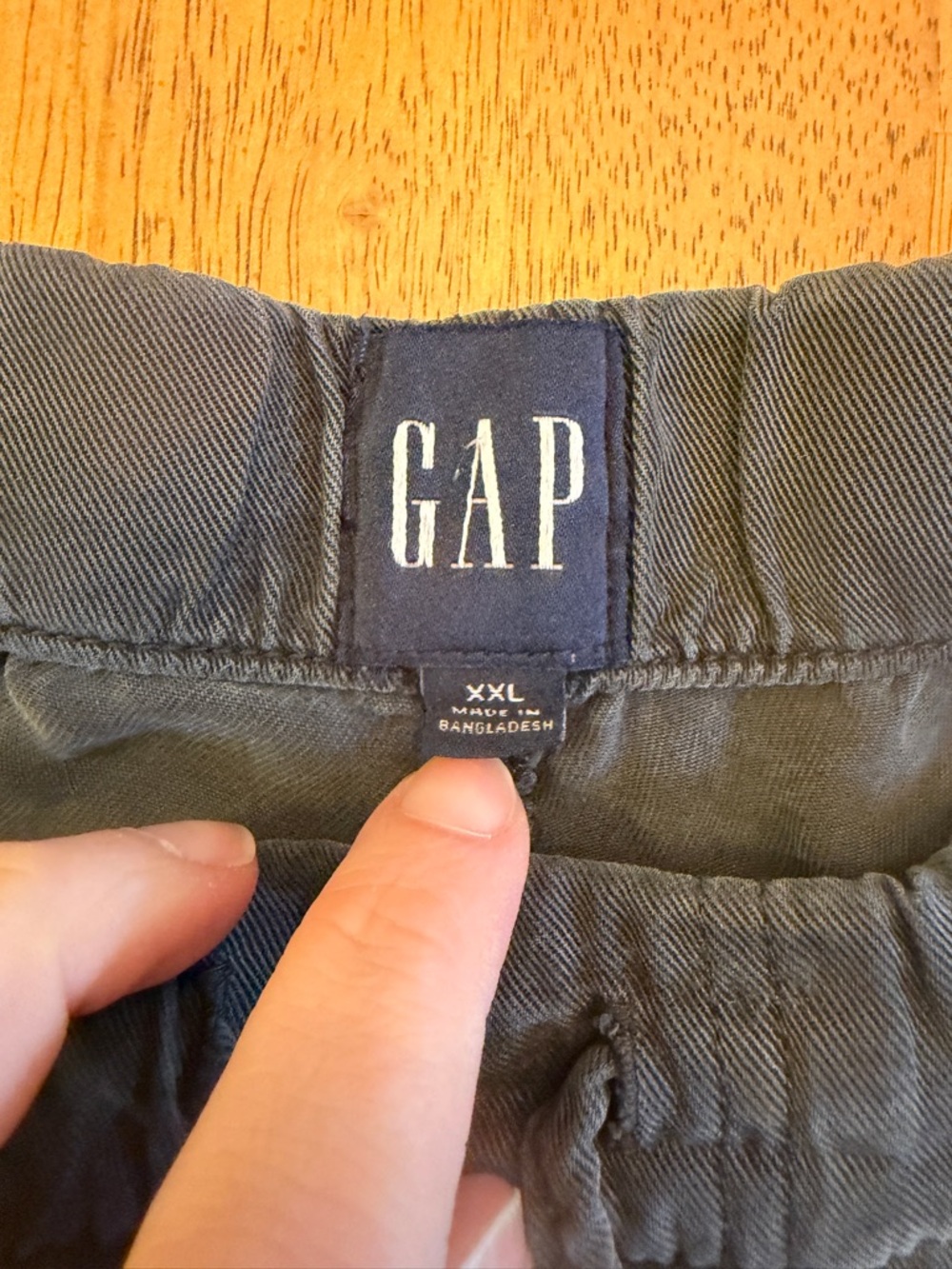 GAP Charcoal Drawstring Pocket Athletic Shorts - Picture 5 of 6